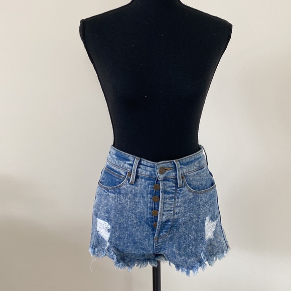 Guess Vintage High Waisted Distressed Denim Shorts Size 24